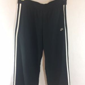 Nike Women's Black Crop Athletic Workout Pants